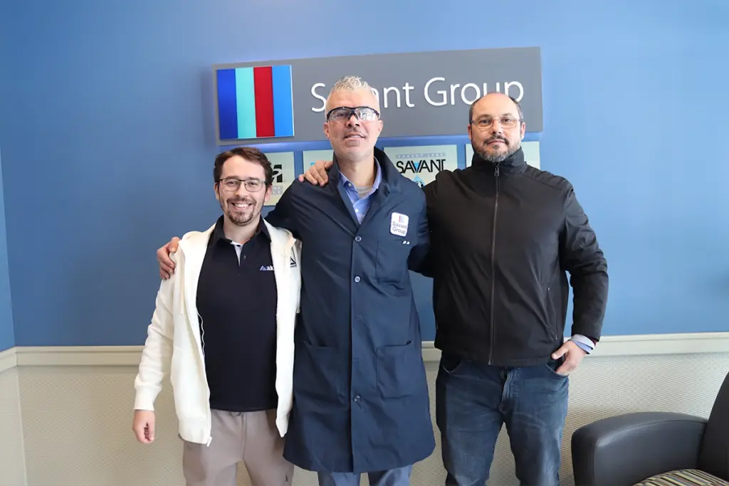 Foto da entrada na sede da Tannas & King